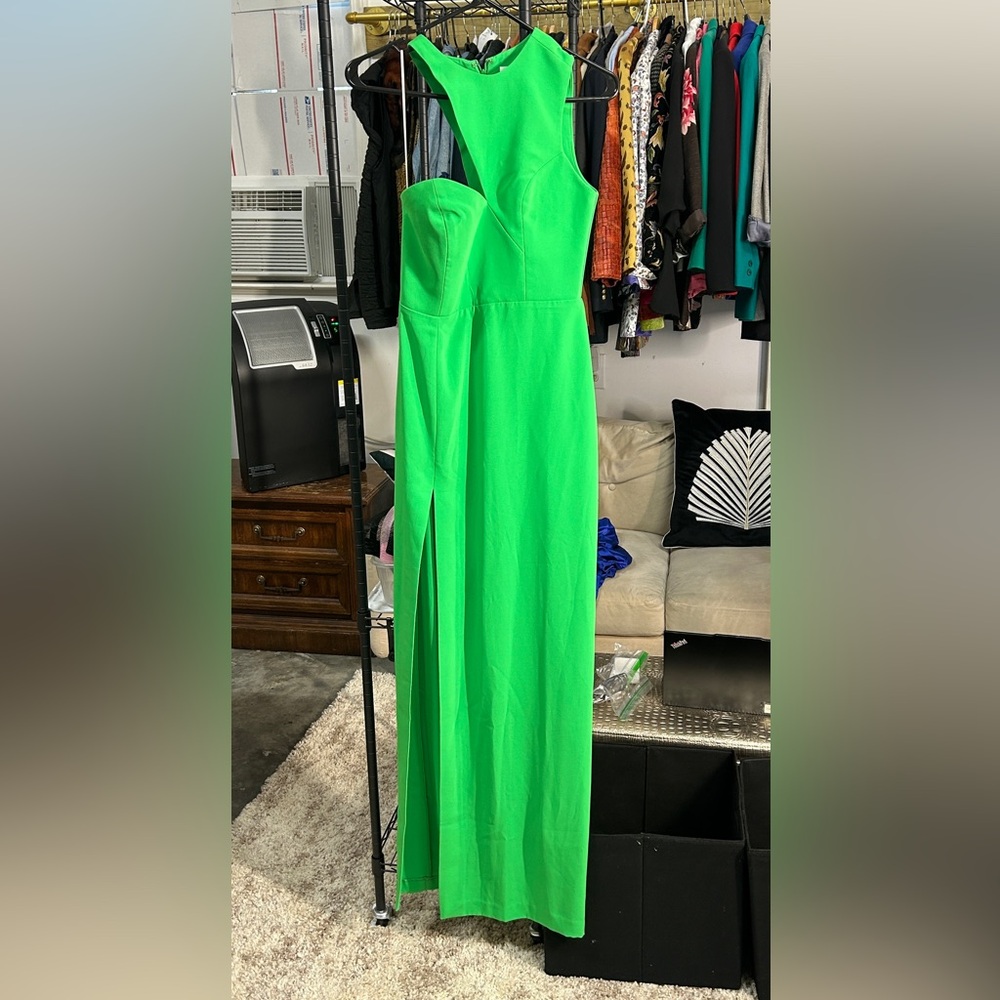 Amanda Uprichard | Revolve Gilda One-Shoulder Green Evening Gown with Thigh Slit - Picture 4 of 10